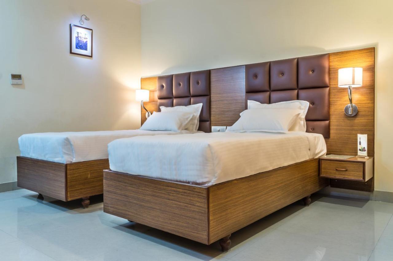 Hotel Saptagiri Haydarabad Dış mekan fotoğraf