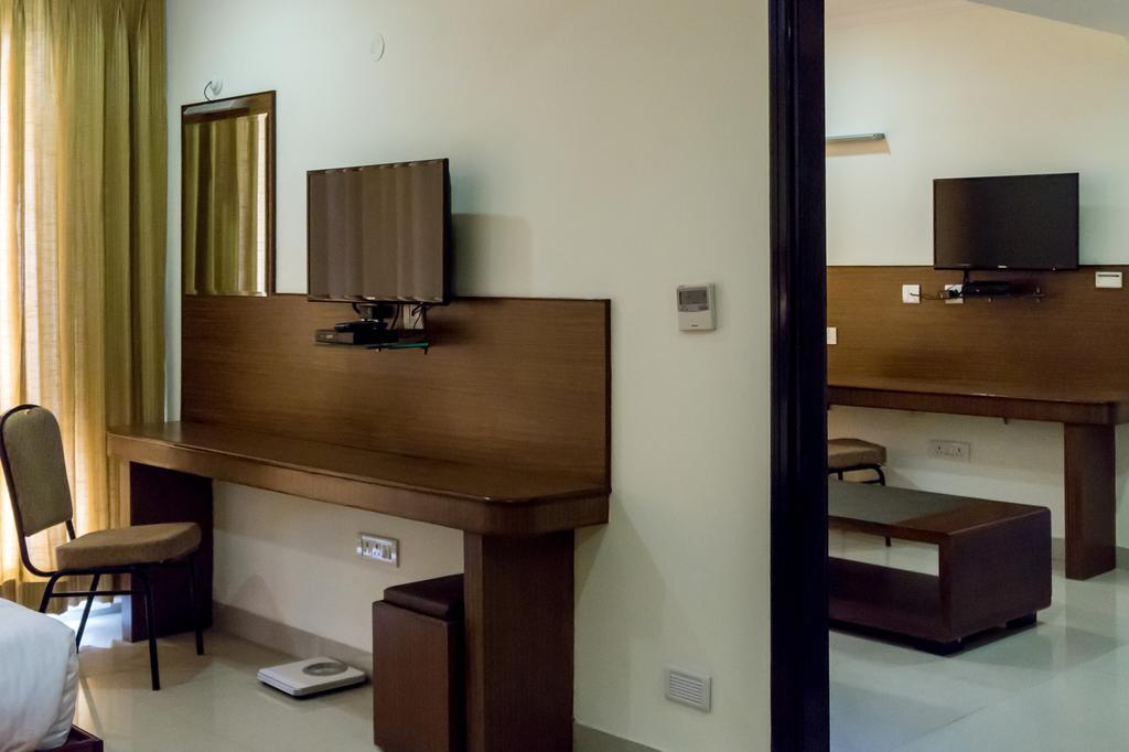 Hotel Saptagiri Haydarabad Dış mekan fotoğraf