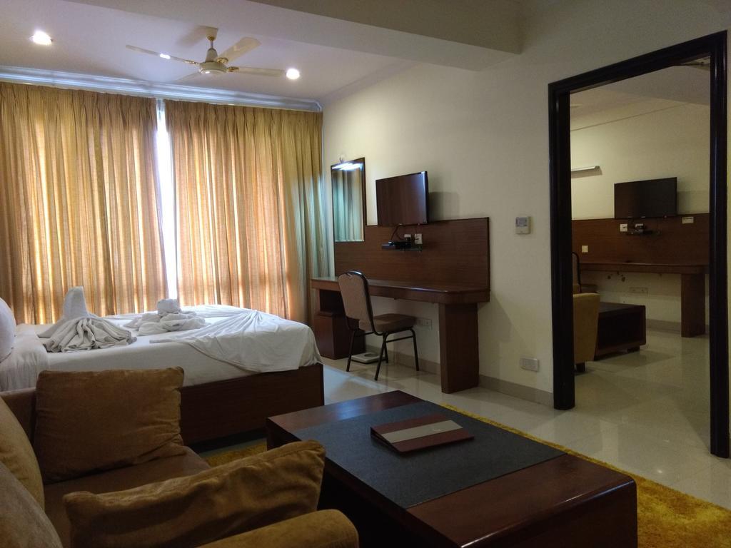Hotel Saptagiri Haydarabad Dış mekan fotoğraf